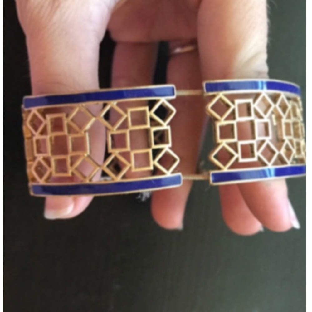 Lia Sophia Gold Toned Blue Enamel Stretch Bracelet